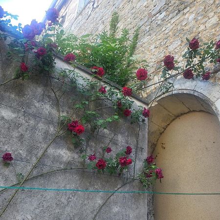Ferienwohnung Au Puits De L'Abbaye Bourges Exterior foto